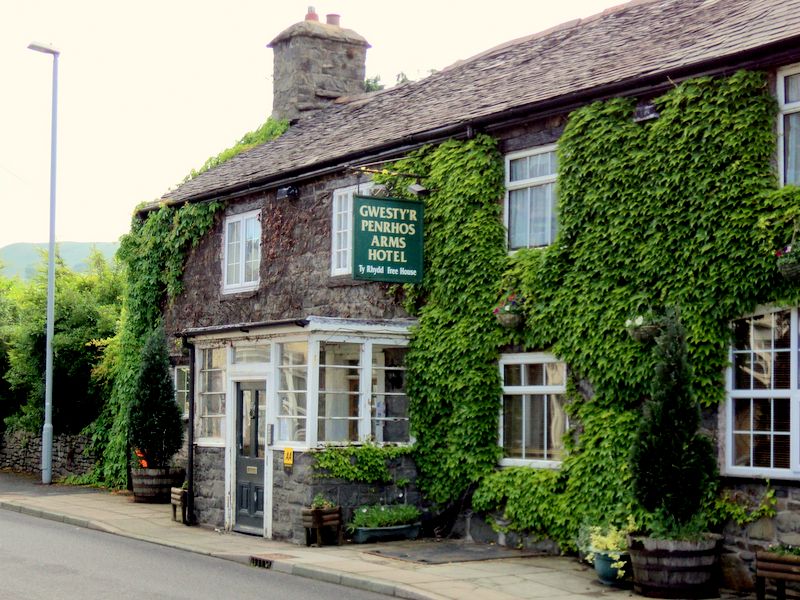 Penrhos Arms Hotel, Cemmaes (alternative route)