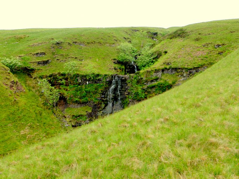 Waterfall on Nant y Llyn (Direct route to Llanddausant)